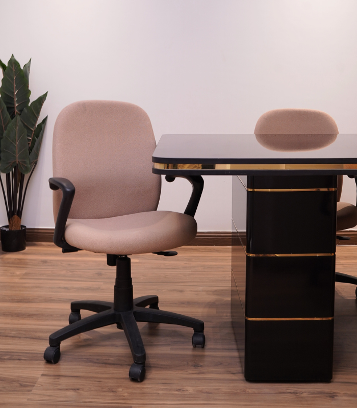 Concord-Meeting-Table-with-Catalyst-Chair